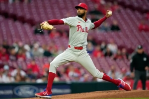 Phillies Extend Cristopher Sanchez