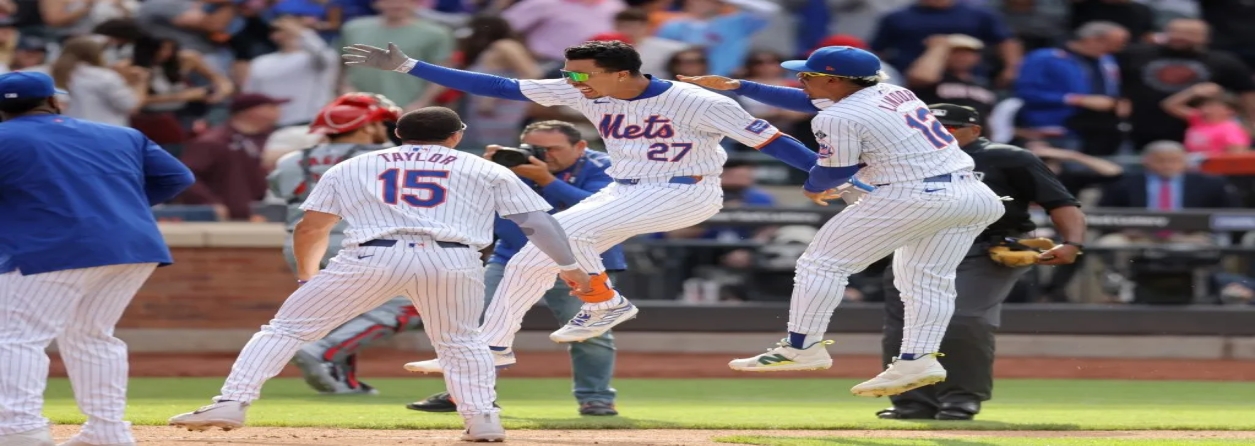 Mets Secure Ninth Straight Win and Take Wild Card Lead